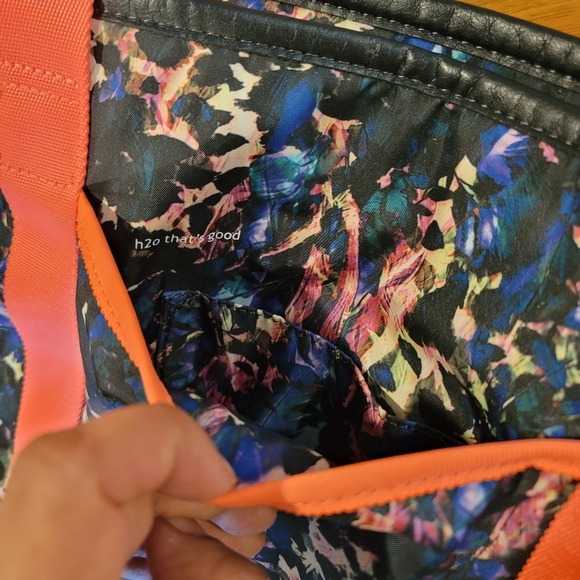 Lululemon blue print bag GUC - Picture 6 of 8